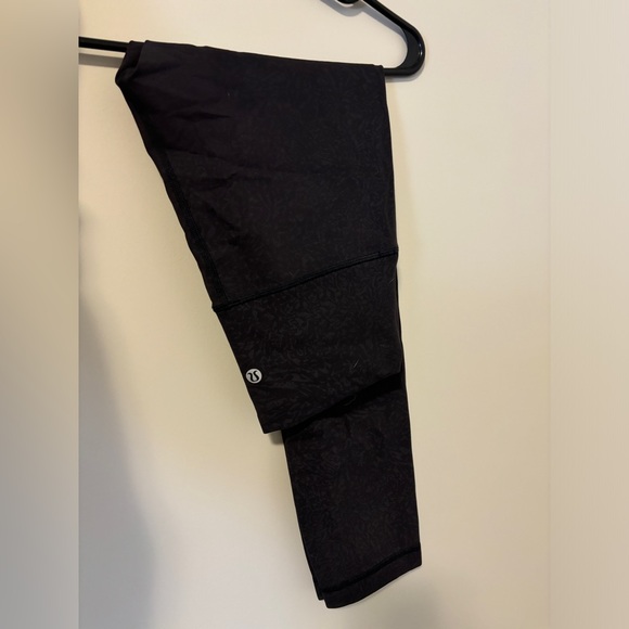 Lululemon Wunder Train leggings - Picture 2 of 3